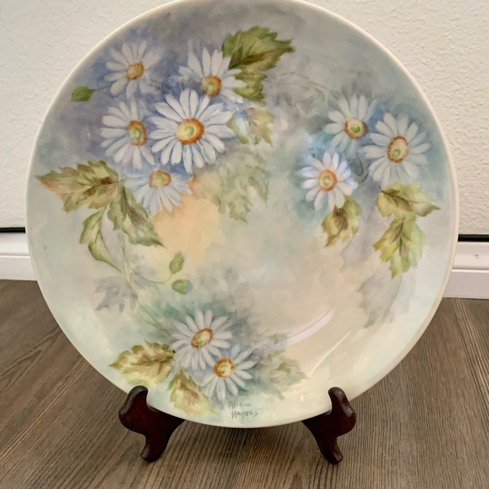 Vintage 1976  Hand Painted Plate Signed By Alicia Haynes 10.5 “